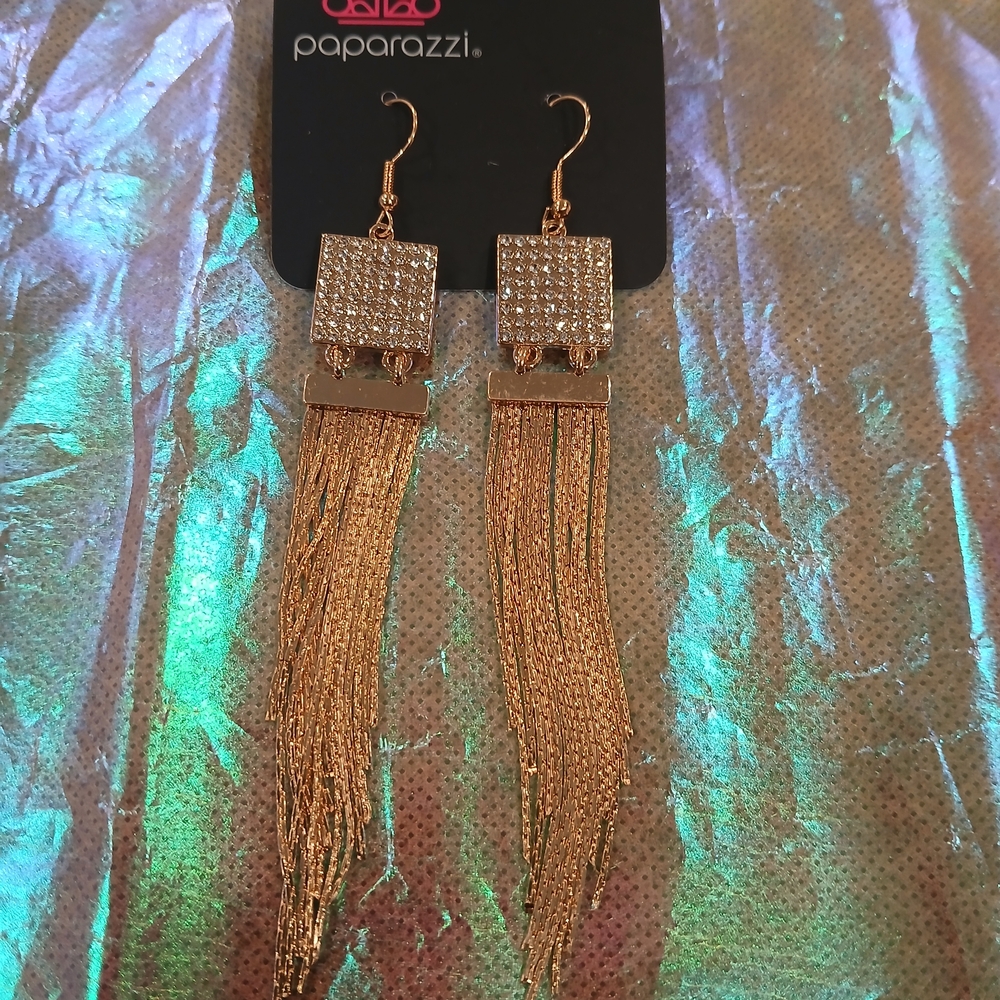 Paparazzi Gold Dangle Earrings